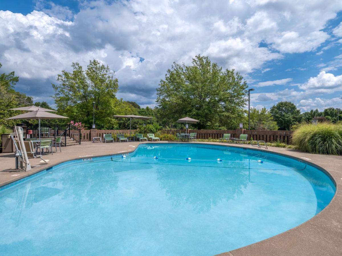Holiday Inn Greensboro Coliseum By Ihg Экстерьер фото