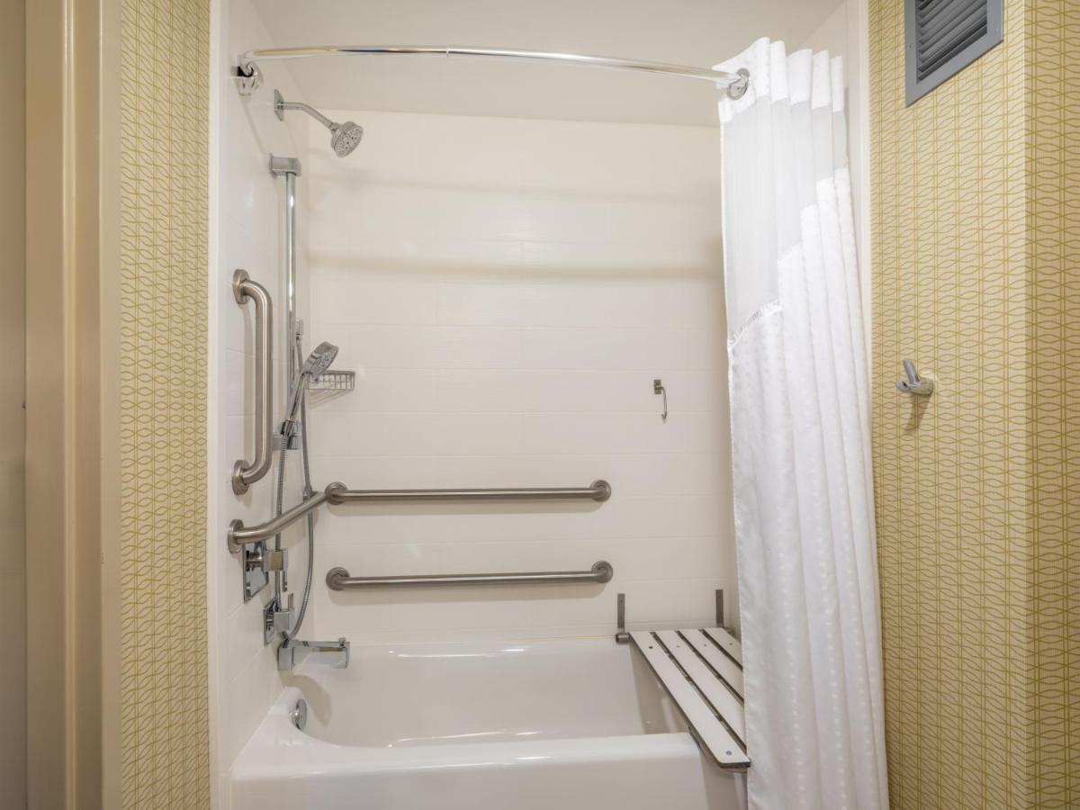 Holiday Inn Greensboro Coliseum By Ihg Экстерьер фото